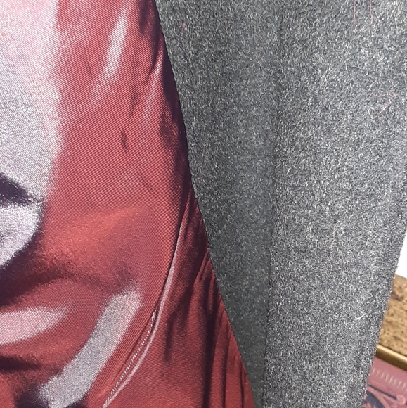 A Liz Claiborne Classic /Selling for a dear friend - Picture 7 of 8